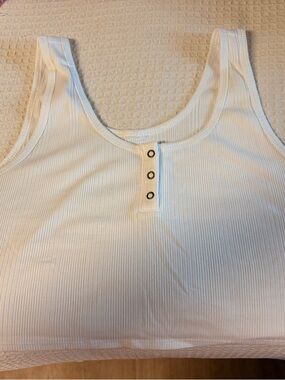 White Ribbed Tank Top Women’s XL Cropped Henley Button Front